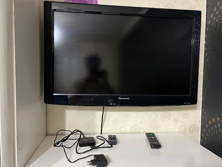 Телевизор panasonic вместе с подставкой