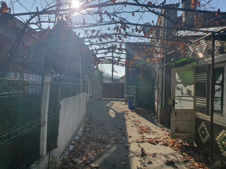 Vind casa în Covasint