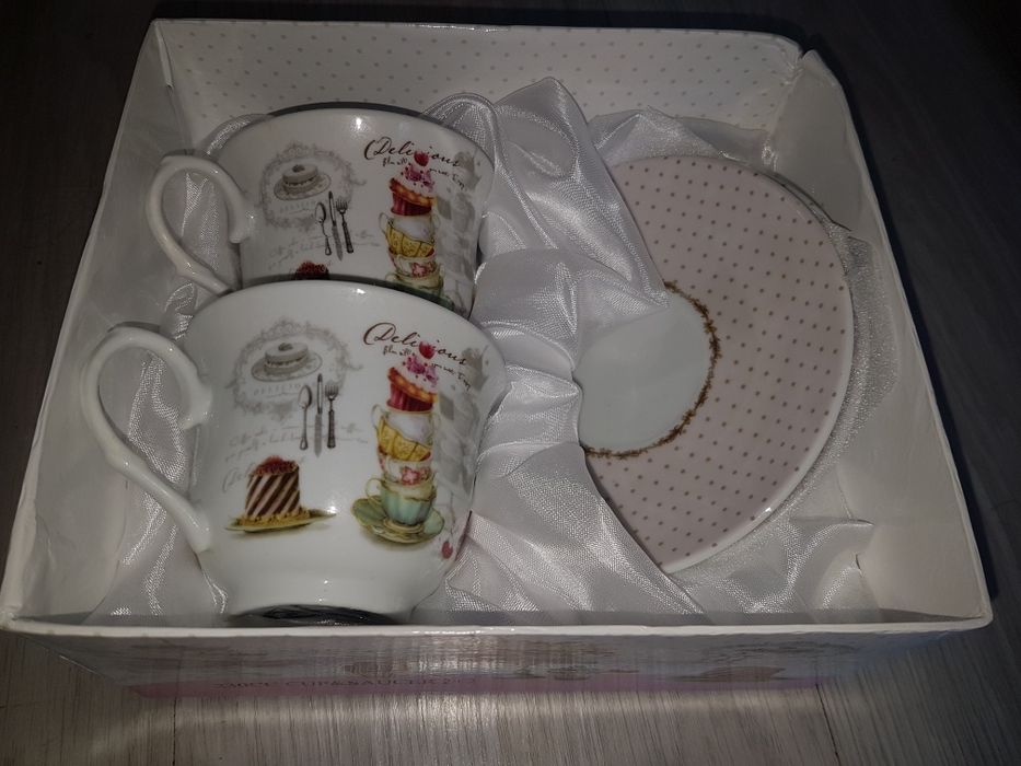 Нови чаши в кутия