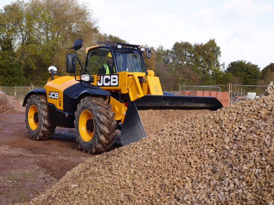 Inchiriere incarcator telescopic/excavator JCB