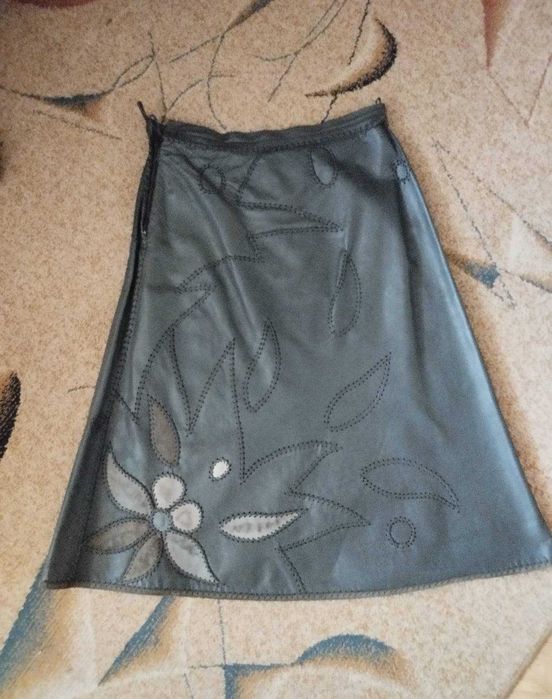 Ръчно изработен костюм от естествеа кожа