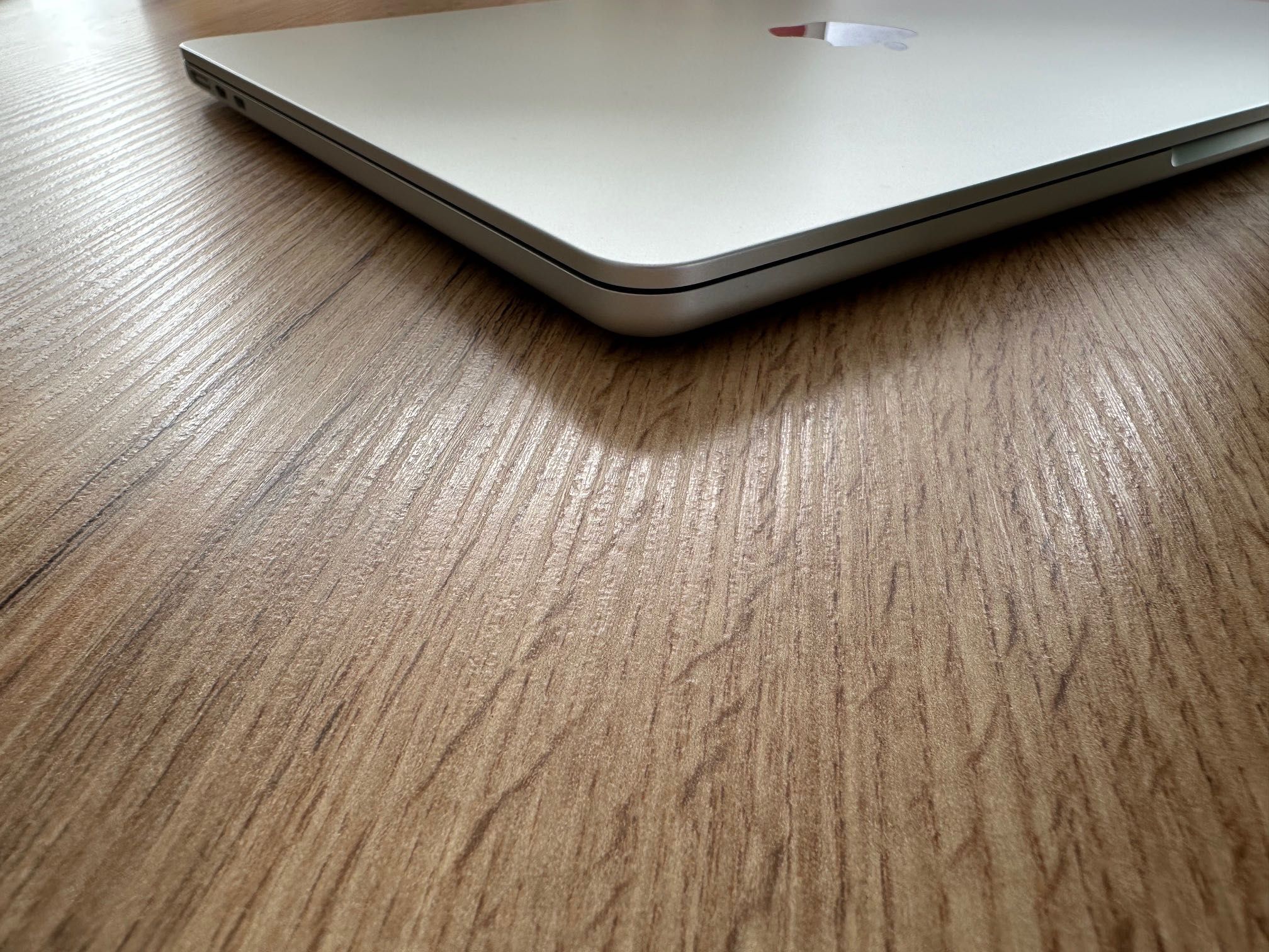 MacBook Air 13" M2 Chip 8-CPU, 10-GPU, 24GB RAM, 1TB SSD