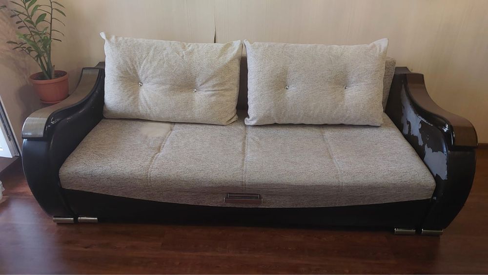 Продам диван за символическую цену