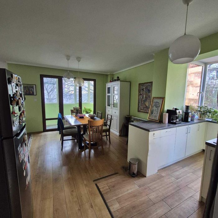 Дава се под наем Тристаен апартамент в София, Център - 115 кв.м за 495000 € - Снимка #2