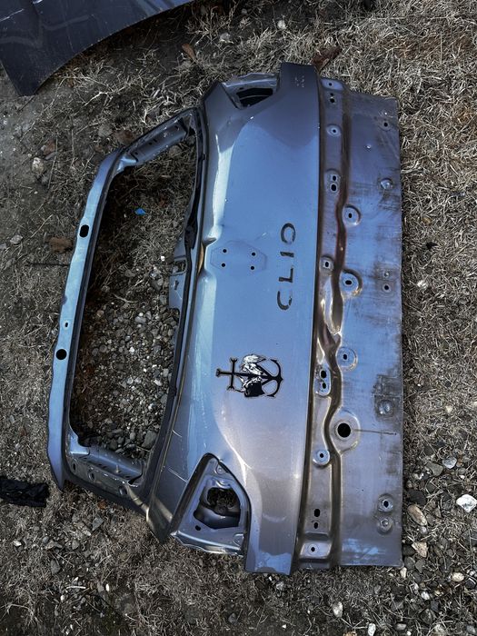 Hayon renault clio 4 break.