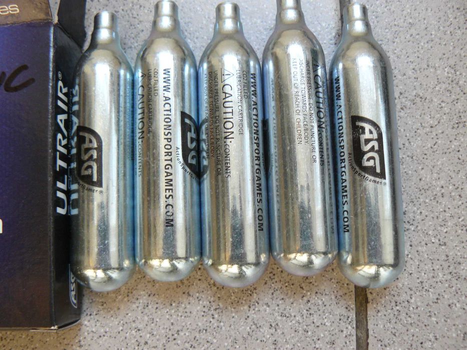 2 Capsule CO2 Mentenanta Arme,Cu Ulei Siliconic ULTRAIR ASG Denmark