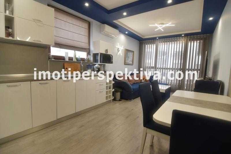 Продава се Тристаен апартамент в Пловдив, Кючук Париж - 96 кв.м за 1918 €/кв.м - Снимка #1