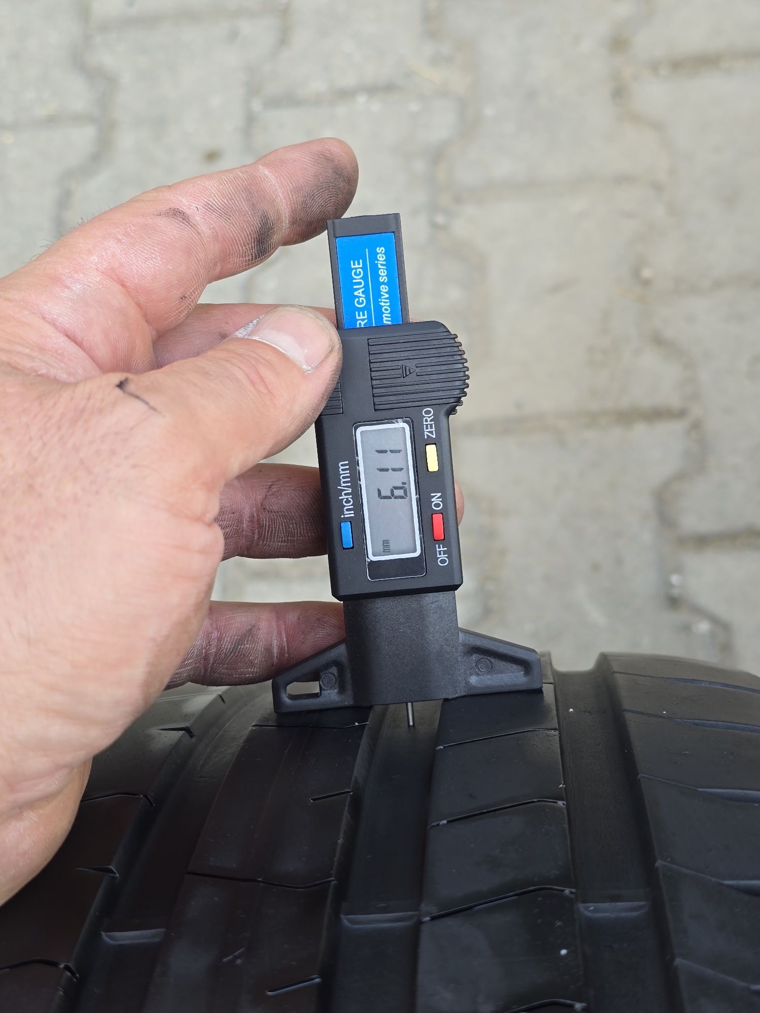 255 40 21 Pirelli 2  бр.
