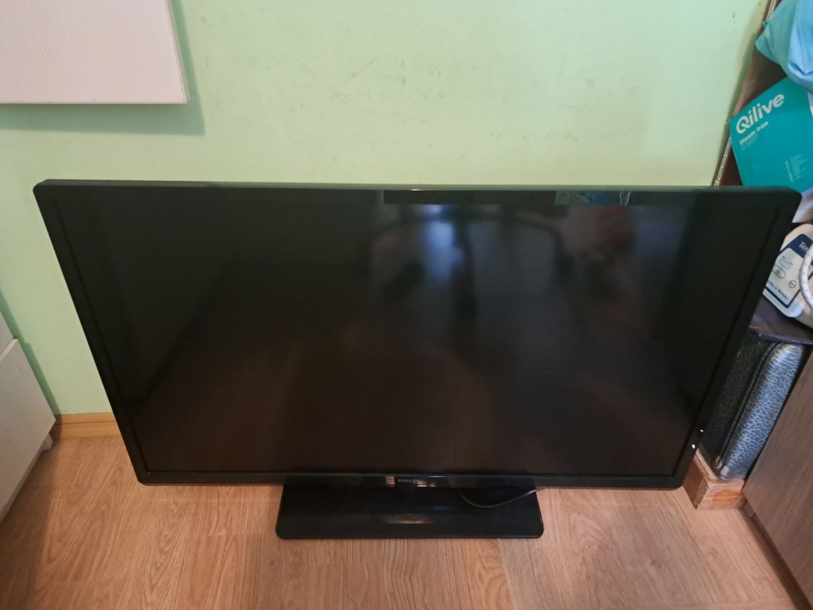 Televizor philips , vand urgent