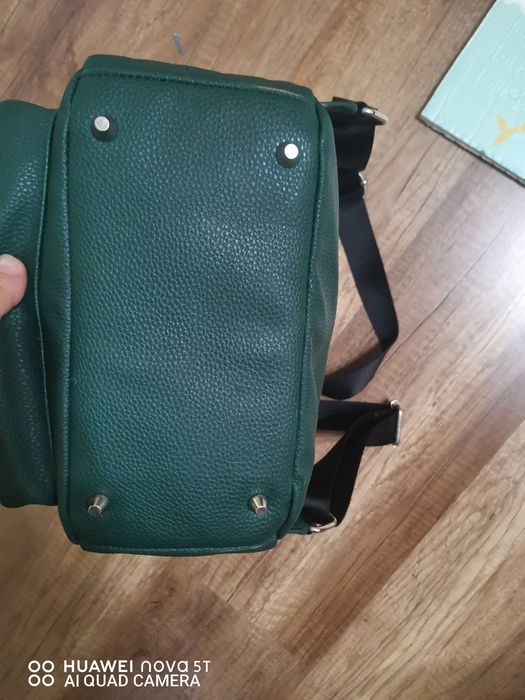 Ghiozdan din piele ecologica