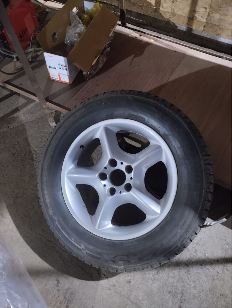 Шина шипованная 235/65 R 17