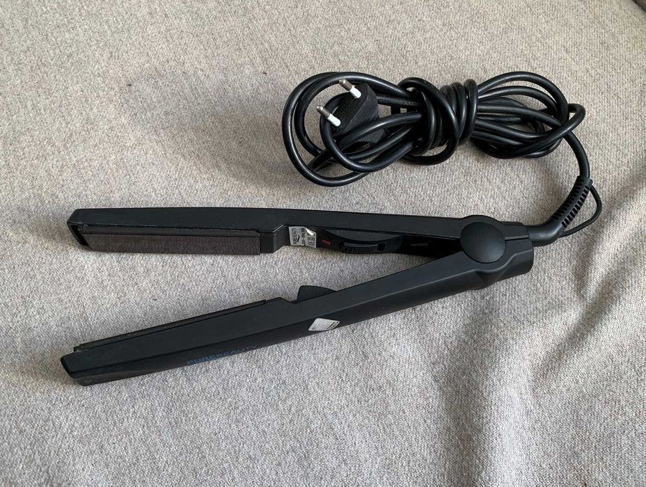 Placă de păr PureBeauty 50W, funcțională, simplă și ușor de folosit