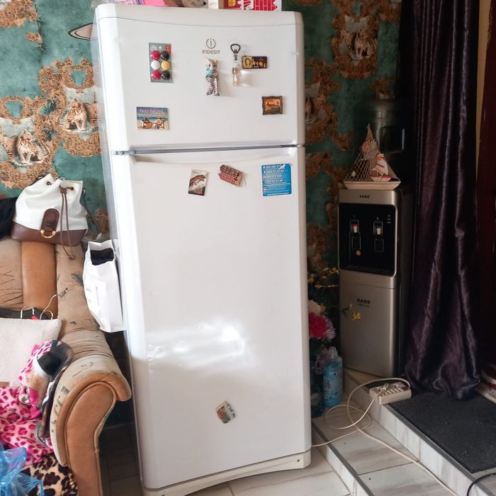Vand urgent  frigider perfect functional