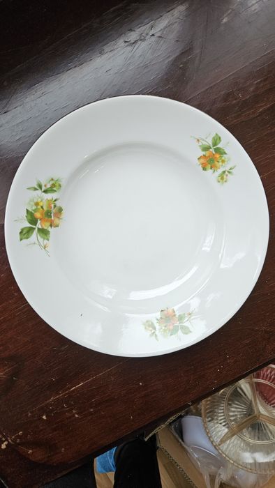 Дълбоки чинии за храна