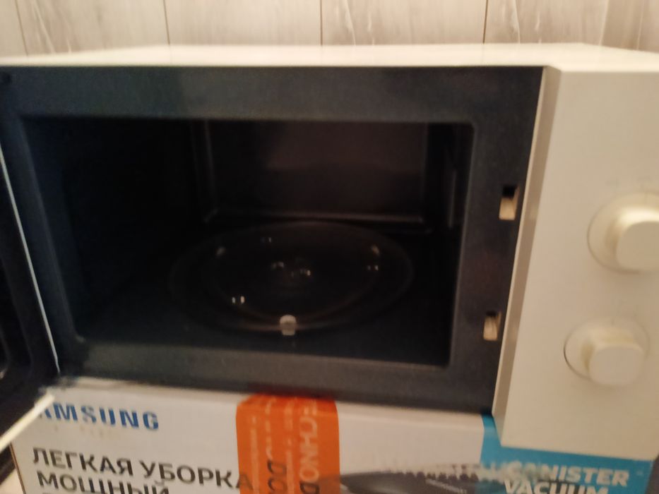 Продам микроволновку Самсунг