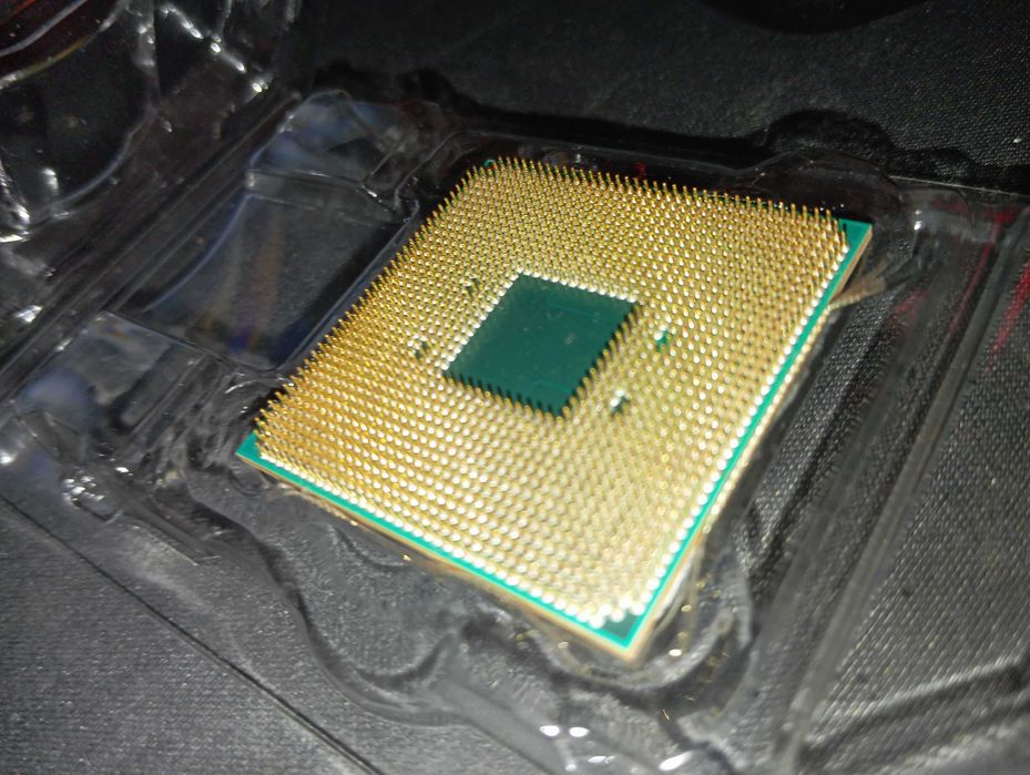 Procesor Ryzen 3200g placa video integrata/ cooler amd
