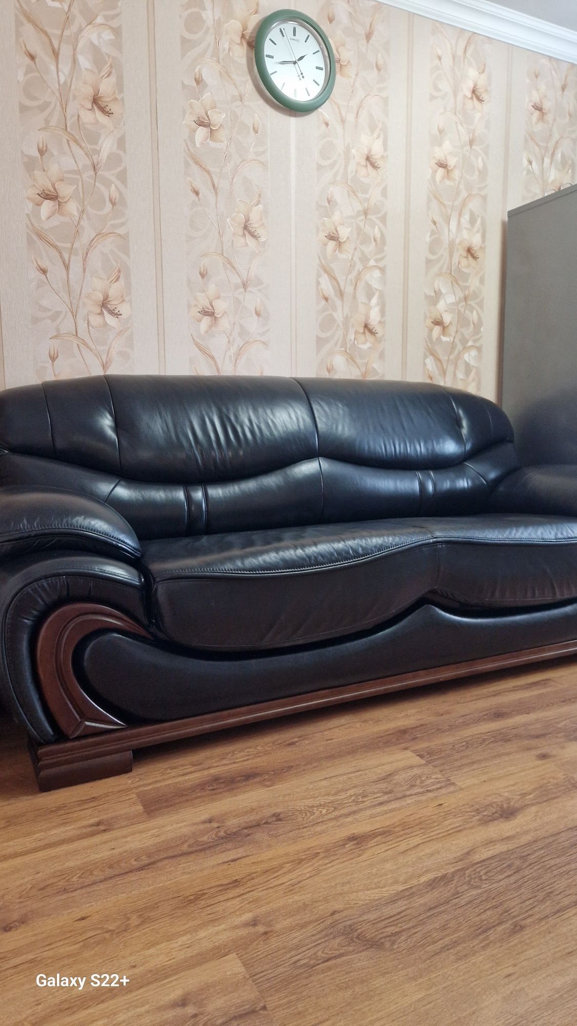 Продам кожаный диван в отличном состоянии!