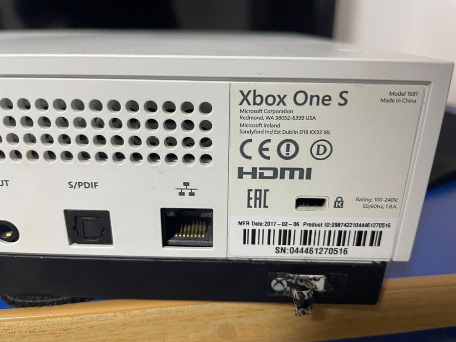 Xbox one s vând urgent !