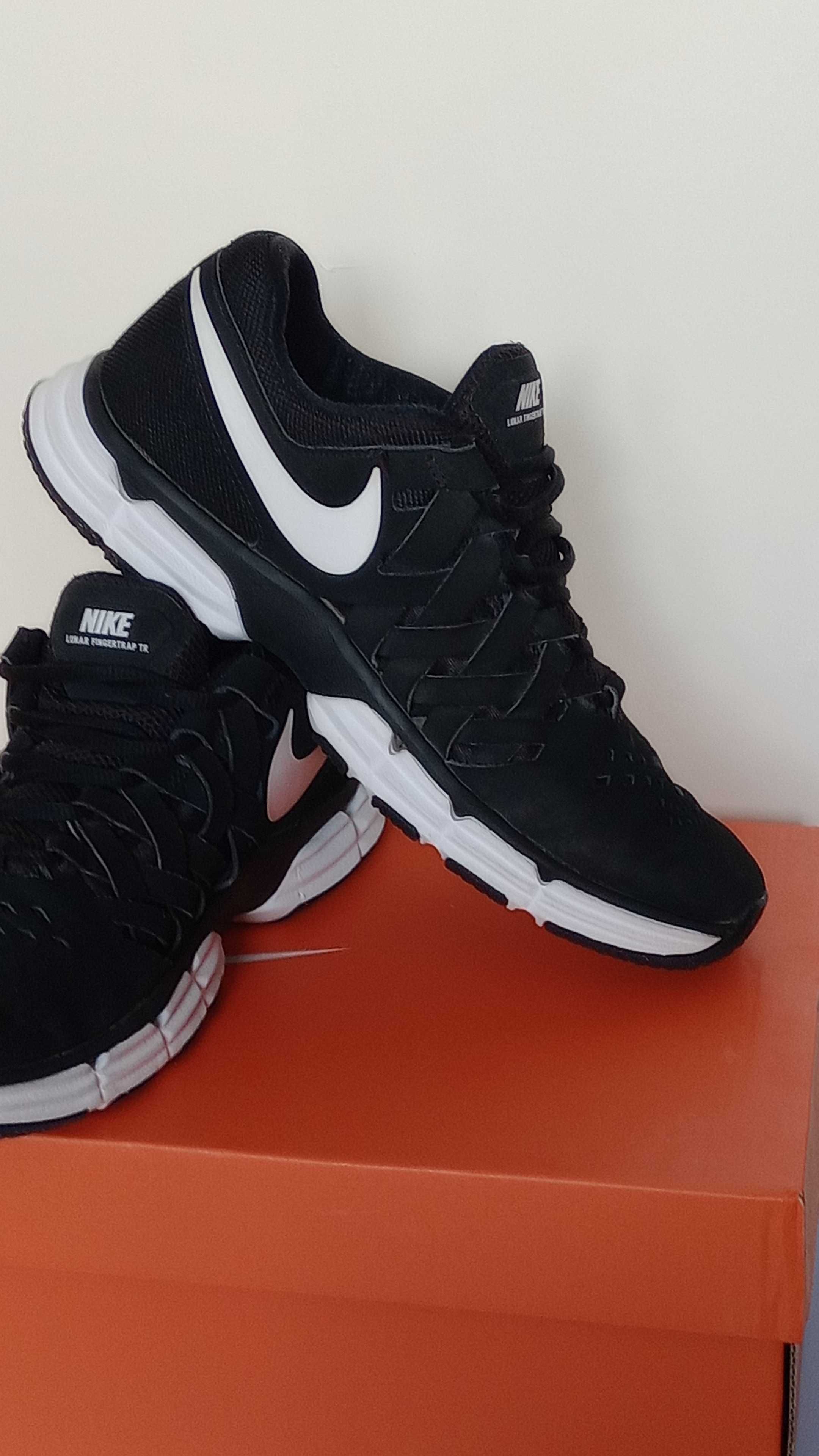 Nike Lunar Fingertrap