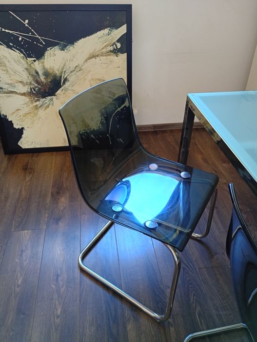 Masa interior cu 4 scaune