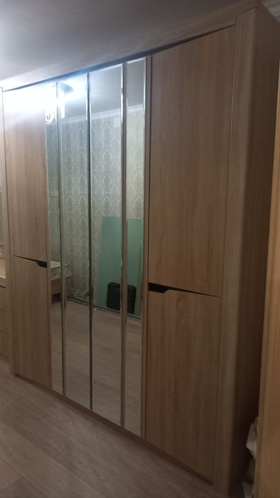 Продам качественный красивый спальный гарнитур