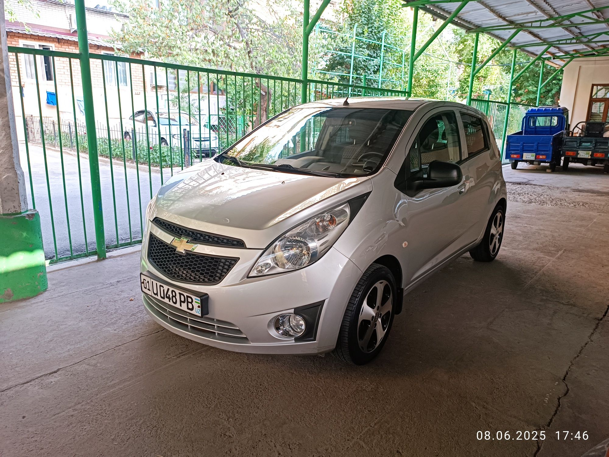 Spark 2 pozitsa sotiladi 106000 yurgan kraska toza