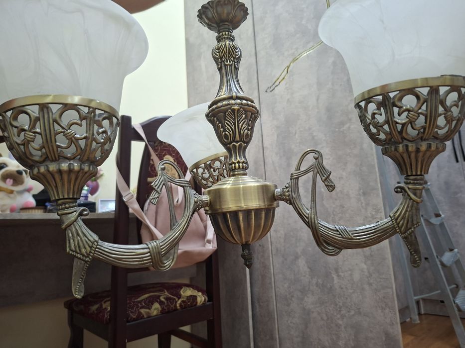 Продаётся люстра отличного качества