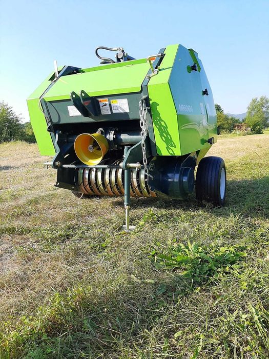 Masina pentru presat fanul