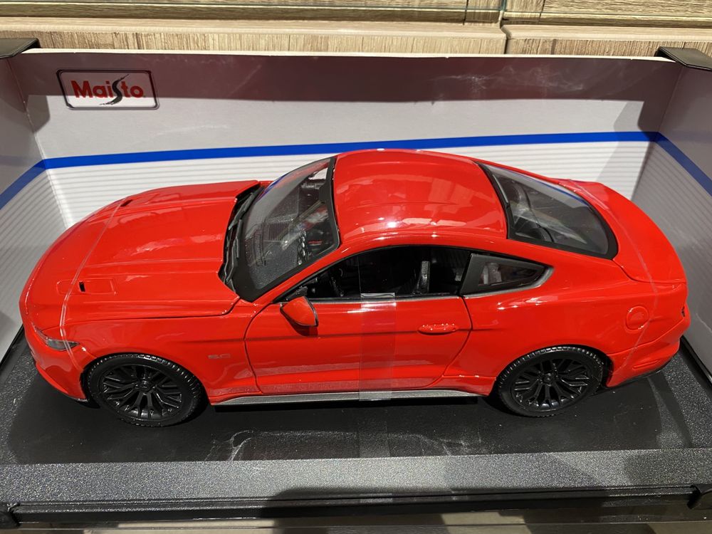 MAISTO FORD MUSTANG an 2015 machetă auto scara 1:18