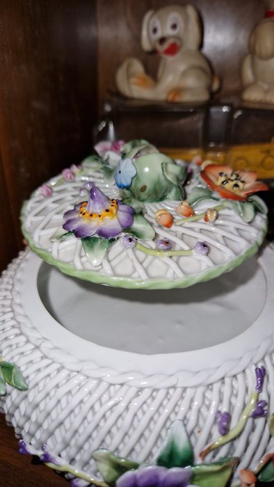 Vând bombonieră exclusivistă din porțelan fin