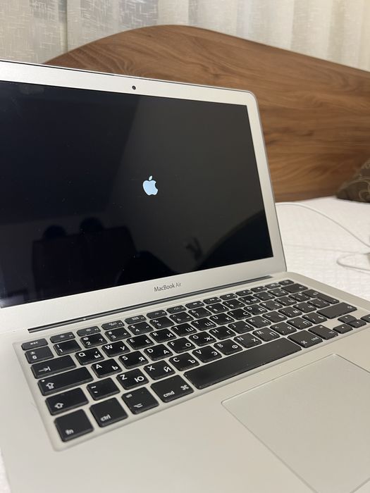 MacBook Air 13” (2017)