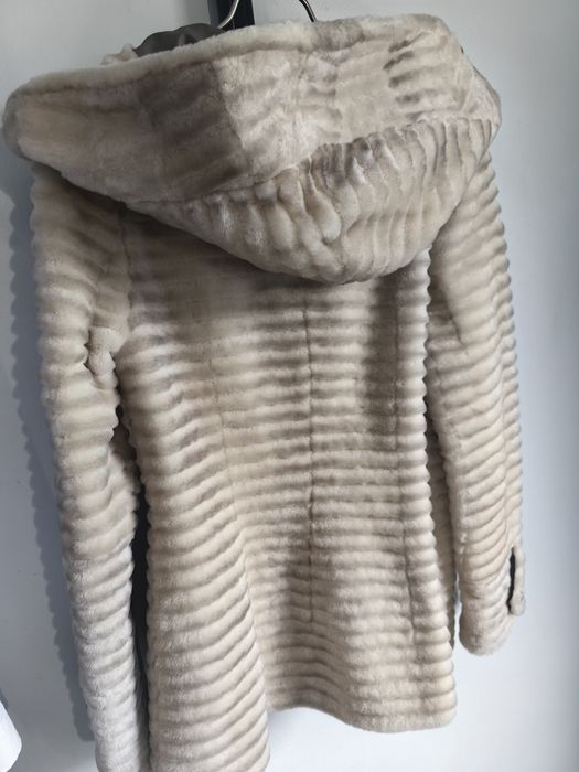 Полушубок мутоновый с капюшоном