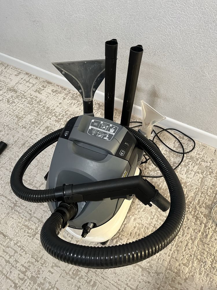 Продам Karcher 6.1 в отличном состояний вместе с химией