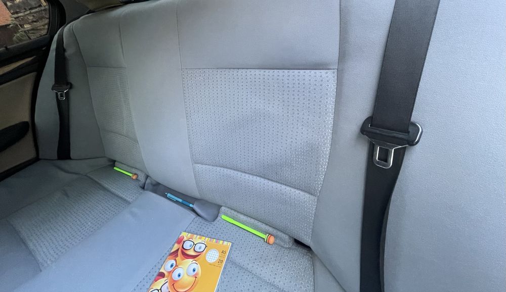 Подарявам задни плюшени седалки от бмв е46 седан