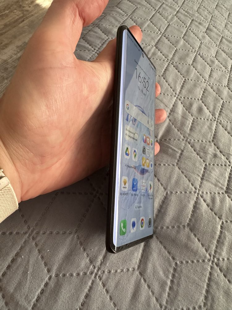 Продавам телефон Honor Magic 6 lite