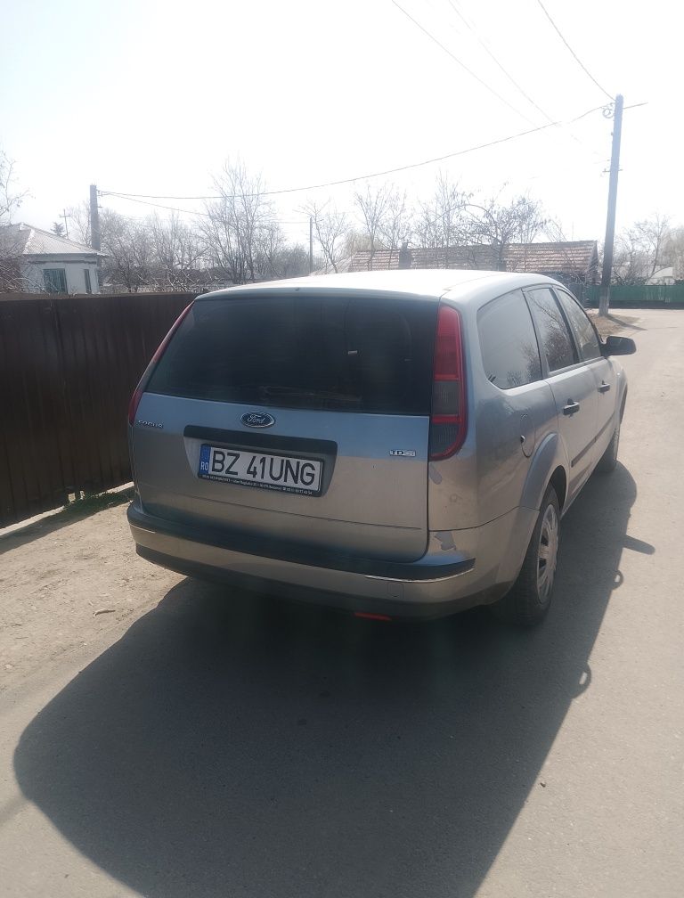 Vând Ford focus 2