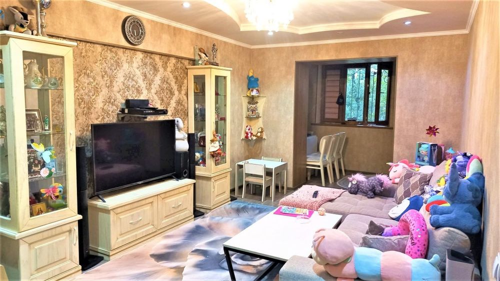 Метро Хамза 3/2/4, балкон 2х6, состояние с ремонтом мебелью и техникой