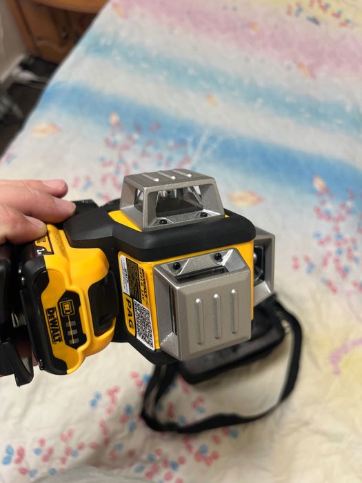 Акумулаторен линеен лазерен нивелир DeWALT 18 V, XR®, 3 x 360°, зелен,