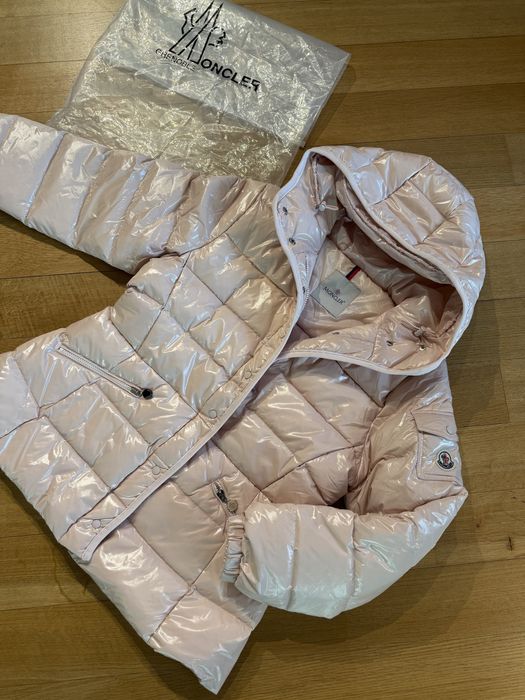Moncler дамско яке Л размер НОВО 199лв