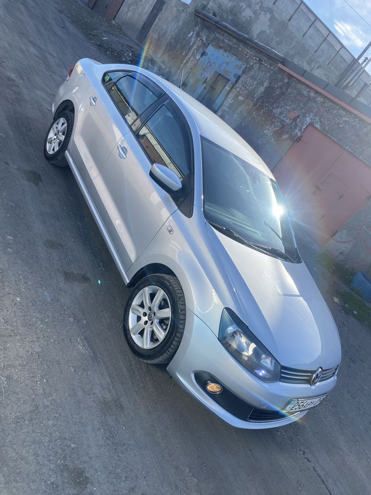 Volkswagen polo 1.6 акпп в отличном состояние