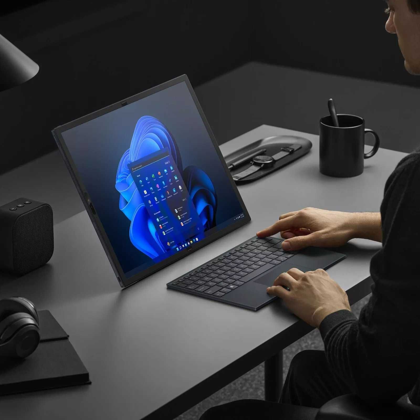 Лаптоп таблет Asus Zenbook 17 Fold OLED 17.3 QHD i7-1250U 16GB 1TB SSD