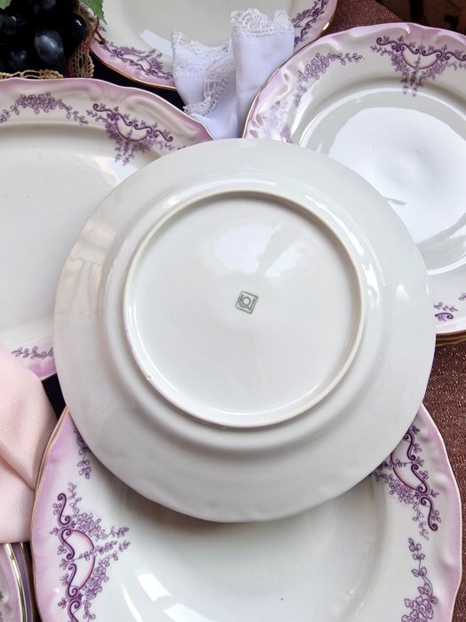 Сервиз за хранене Изида