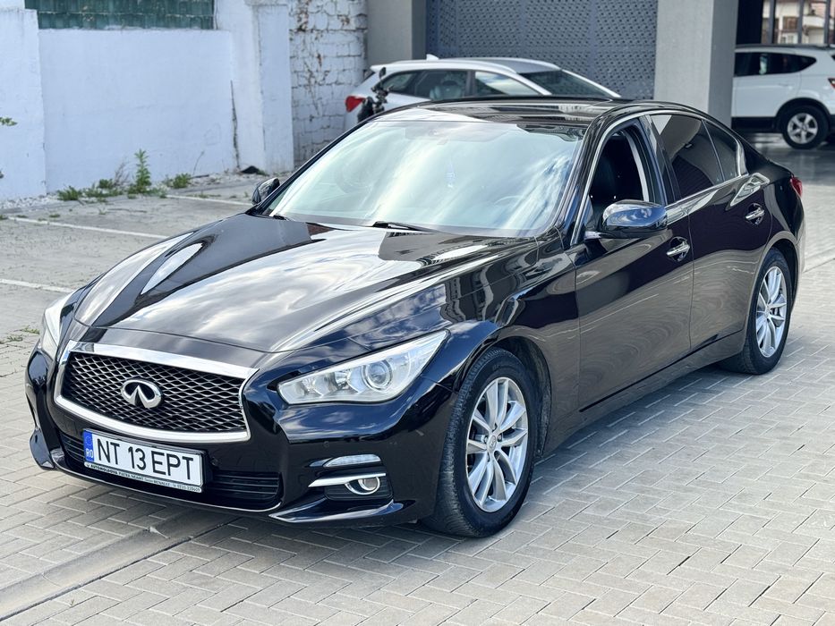 Infiniti Q50 2,2 cdi motorizare Mercedes