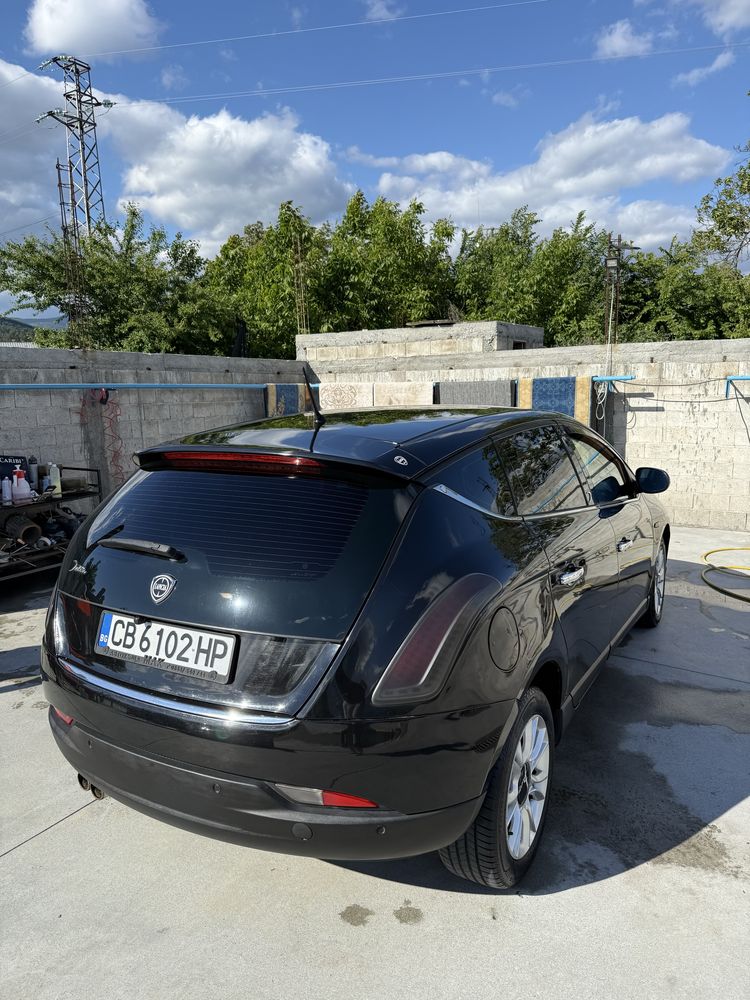 Lancia Delta 1.4 Tjet Газ-Бензин 120кс. 6ск. Navi РЕГИСТРИРАНА