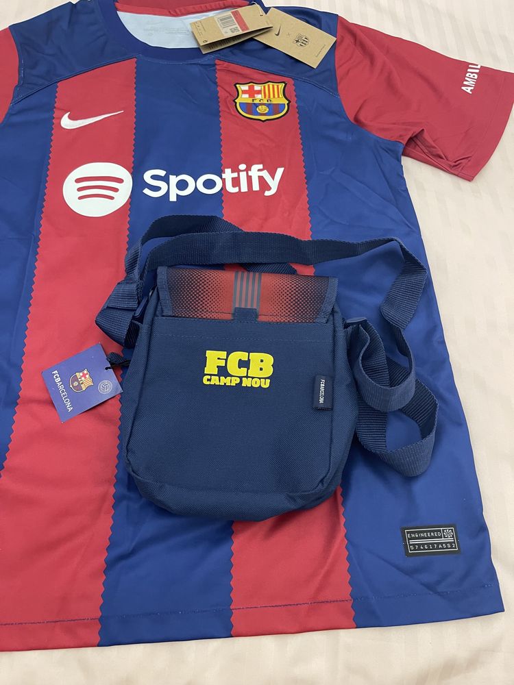 Тениска и чанта Nike Barcelona