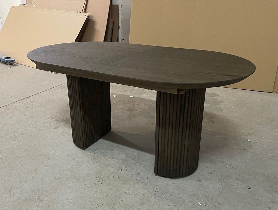 Разтегателна трапезарна маса от масив дъб