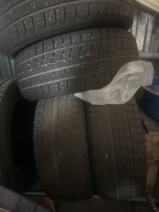 Срочно продам зимние шины р 17