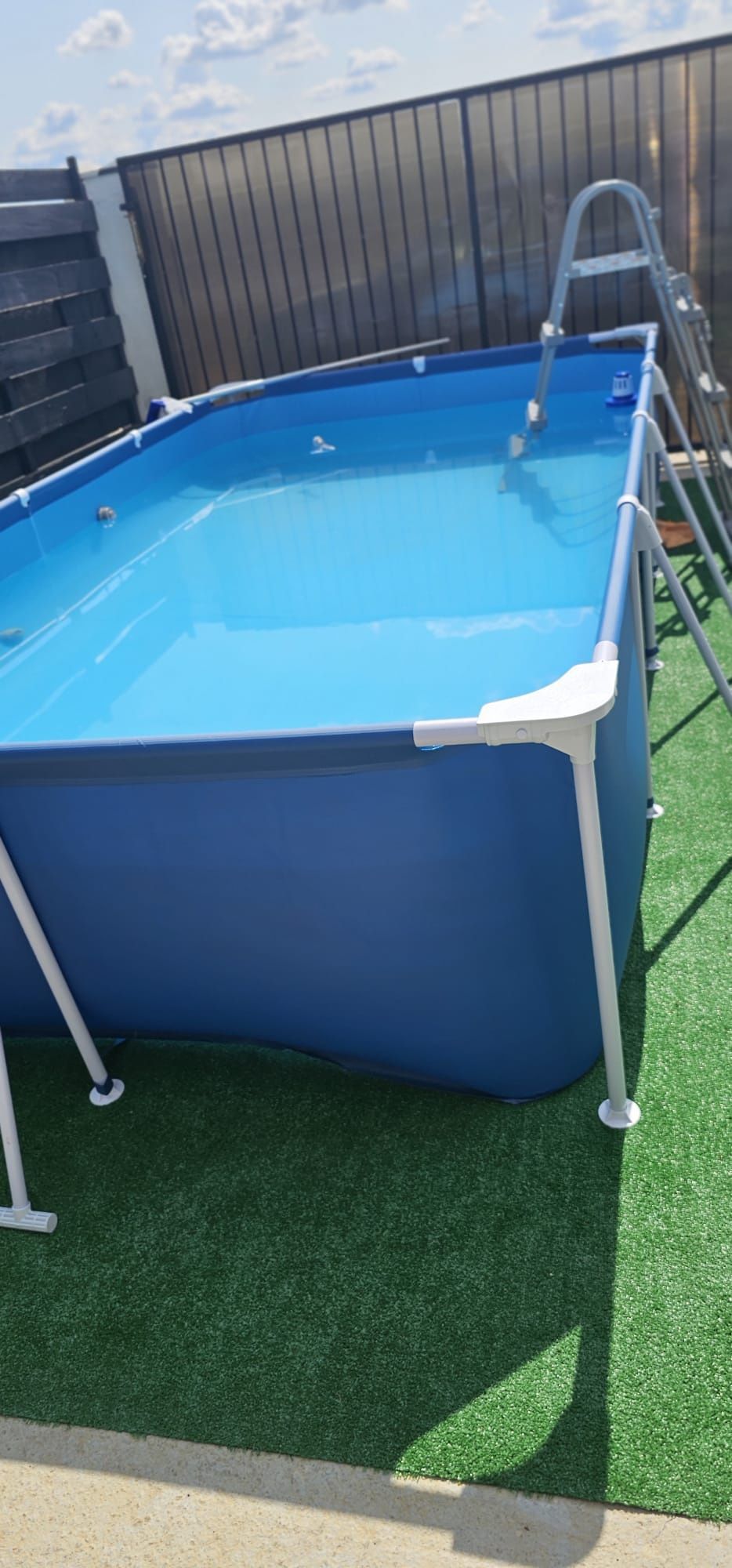 Piscina exterioara