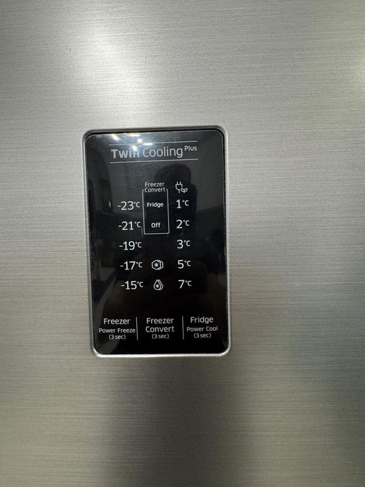 Frigider Samsung