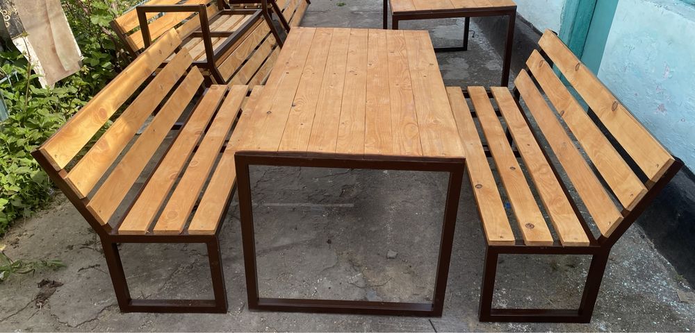 комплект стола со скамейками